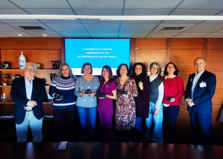 Foto de grup de beneficiàries de les insígnies de plata de SCIAS